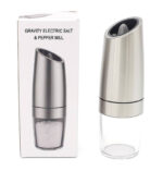 توضیحات سئو شده فلفلساب اتوماتیک تپل فلفلساب اتوماتیک تپل یک ابزار مدرن و کاربردی برای آشپزخانه است که با طراحی زیبا و عملکرد خودکار، فرآیند آسیاب کردن انواع ادویهجات مانند فلفل، نمک درشت و سایر ادویههای خشک را بسیار آسان و لذتبخش میکند. این محصول با ظاهری شیک و بدنهای مقاوم، مناسب برای استفاده در خانه، رستوران و کافههاست. ویژگیها و مزایا: ⚡ عملکرد اتوماتیک: تنها با یک دکمه یا سنسور، فلفل و نمک را بهطور یکنواخت آسیاب میکند. 🥗 آسیاب یکنواخت: دانههای فلفل و نمک را با درجه یکسان خرد کرده و طعم غذا را ارتقا میدهد. 💎 طراحی تپل و ارگونومیک: خوشدست، زیبا و مناسب برای استفاده روزمره. 🔋 منبع تغذیه باتری: بدون نیاز به نیروی دستی، راحت و سریع. 🍳 مناسب آشپزی حرفهای و خانگی: یک وسیله ضروری برای هر آشپزخانه مدرن. 🎁 انتخابی عالی برای هدیه: ترکیب زیبایی و کارایی در یک محصول. چرا فلفلساب اتوماتیک تپل؟ این فلفلساب به شما کمک میکند تا بدون زحمت و در کوتاهترین زمان، ادویههای تازه آسیاب شده را روی غذاهای خود داشته باشید. طراحی جذاب و سایز جمعوجور آن باعث میشود به راحتی روی میز غذا یا کابینت قرار بگیرد و همیشه در دسترس باشد.