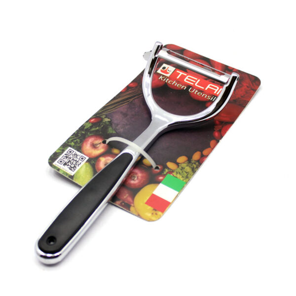 پوست‌کن تلن با تیغه استیل ضدزنگ و طراحی ارگونومیک، ابزاری کاربردی برای پوست‌گیری سریع و آسان انواع میوه و سبزیجات. مقاوم، خوش‌دست و بادوام.