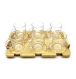 خرید ست چایخوری کفیدار با سینی شامل ۶ لیوان شیشهای مقاوم، زیرلیوانی چوبی و سینی شیک. مناسب برای پذیرایی رسمی و روزمره. انتخابی عالی برای آشپزخانه و هدیه.