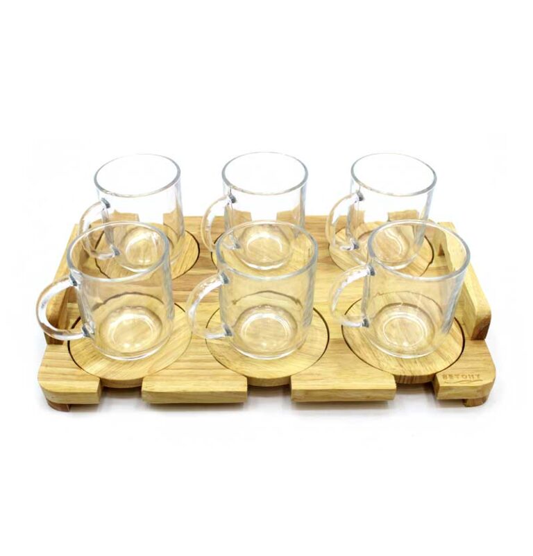 خرید ست چایخوری کفیدار با سینی شامل ۶ لیوان شیشهای مقاوم، زیرلیوانی چوبی و سینی شیک. مناسب برای پذیرایی رسمی و روزمره. انتخابی عالی برای آشپزخانه و هدیه.